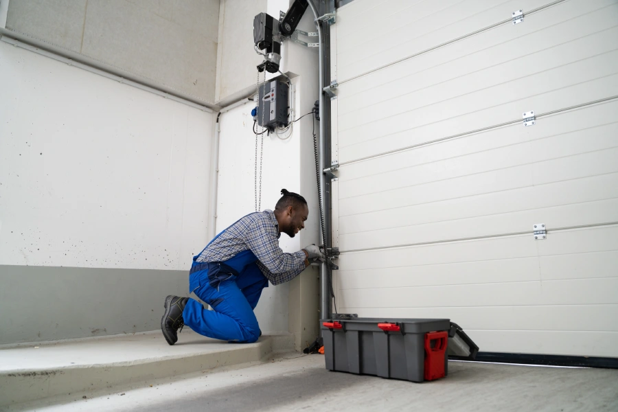 Common Signs Your Garage Door Needs Immediate Repair Del Valle TX